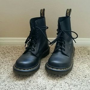 DOC MARTENS